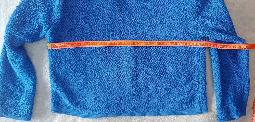 Pulover elegant cu nasturi