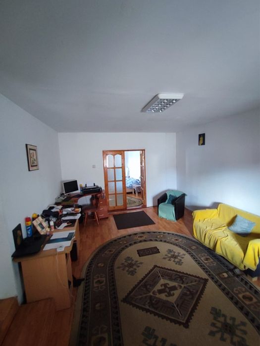 [PROPRIETAR] Inchiriez apartament cu 2 camere  si  spațiu comercial în Buzău (Strada Patriei)
