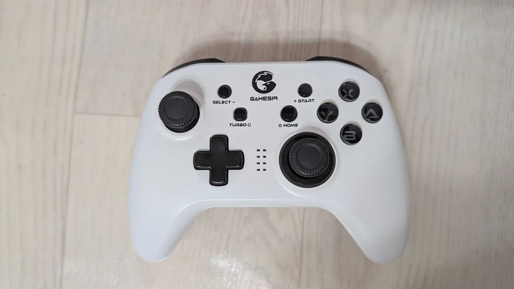 Продам игровой контроллер  Gamesir T4 PRo