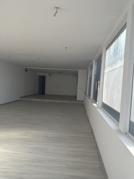 Inchiriez Spatiu Comercial e85 langa Rompetrol Ramnicu Sarat,122mp2,380v