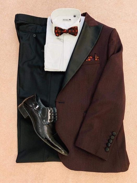 Vand un lot costume barbati