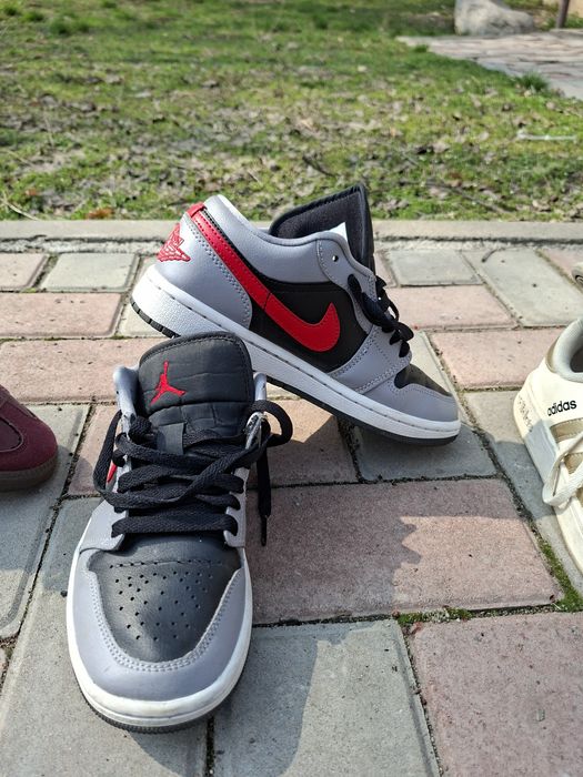 Кросовки, данк, джордан итд