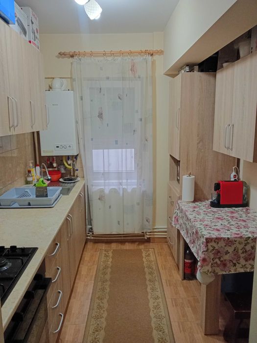 Vând apartament 3 camere m 16