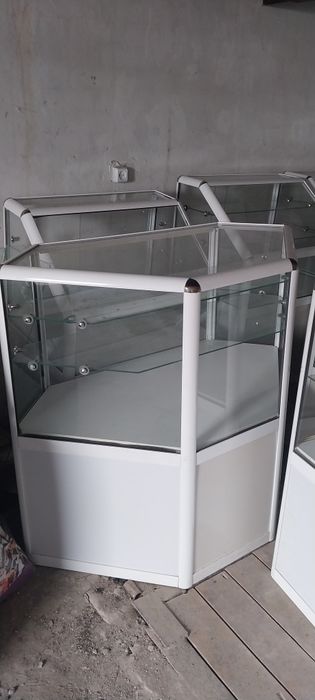 Витрины пластиковые