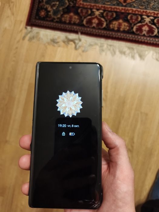 Продам Honor Magic V2