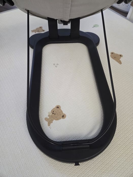 Свободно стоящ бебешки шезлонг Stokke Steps Bouncer