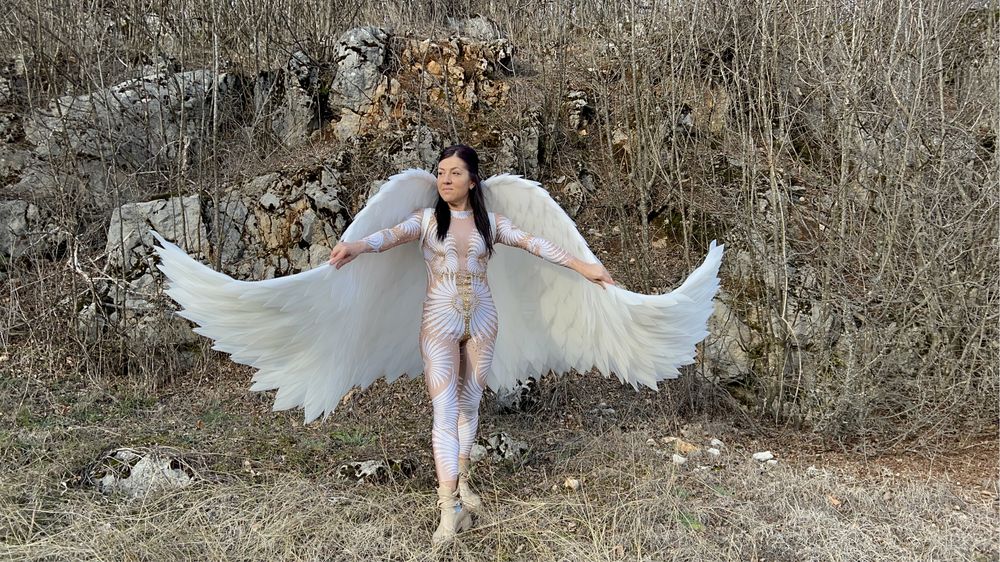 Ангелски криле,ралични модели! За танцувНе,за фотосесии,за декорация!