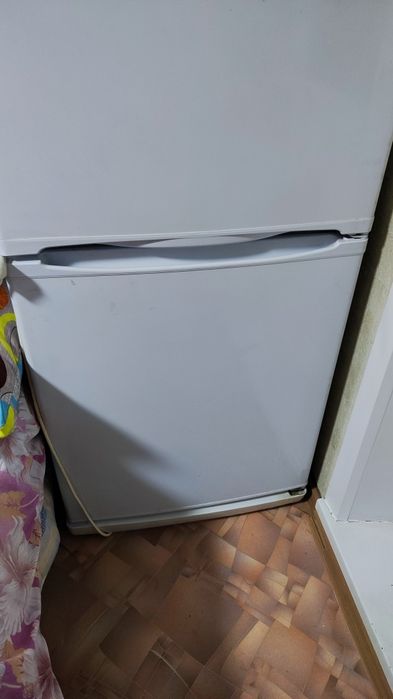 Холодильник Indesit