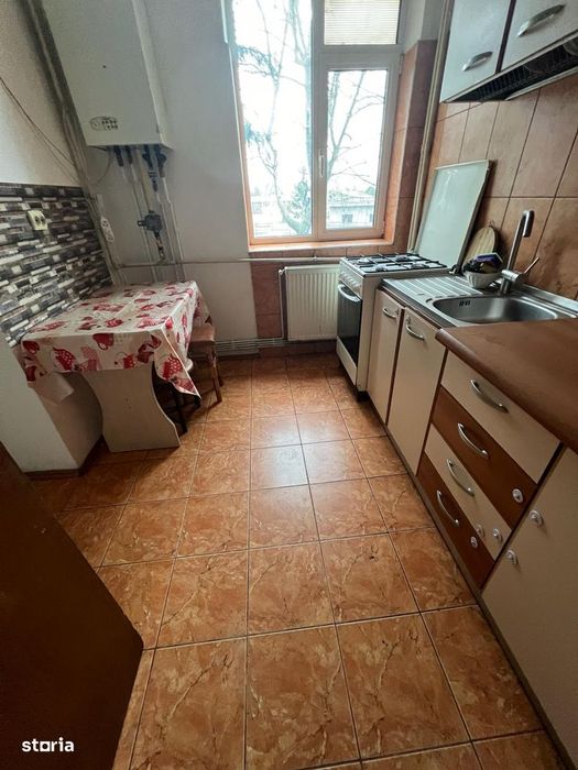 Apartament 2 camere, etajul 1, Trivale, Pitesti
