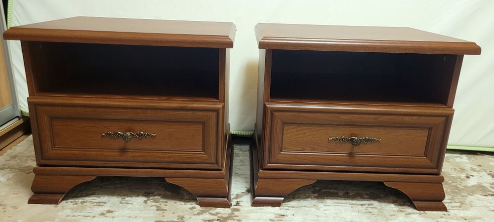 2 noptiere clasice, stare perfecta