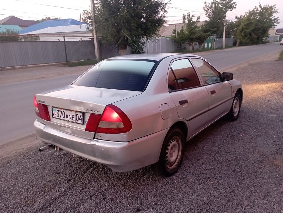 Продам машину Лансер