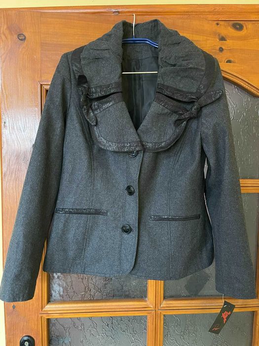 Дамски костюми - фирма Роси- различни видове - чисто нови