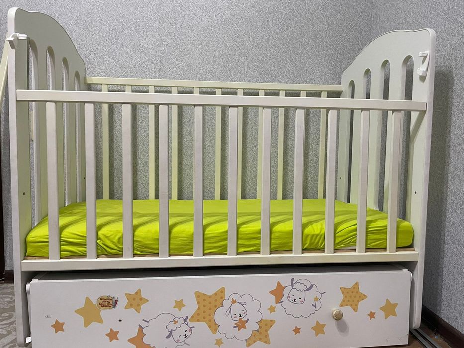 Детская кроватка
