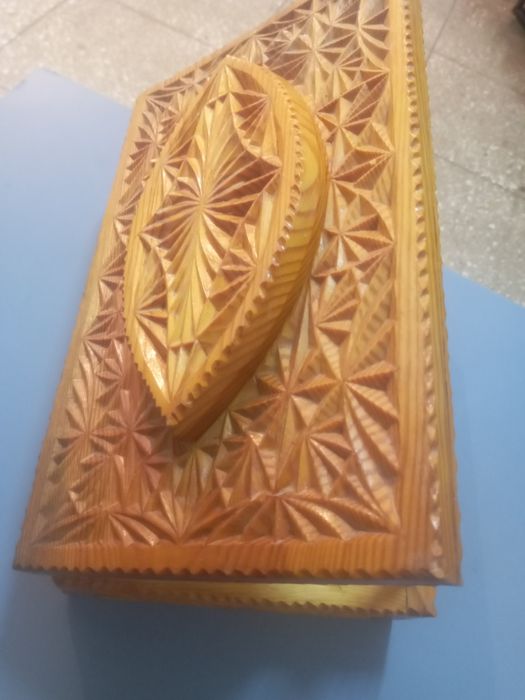 Шкатулки ручной работы разные.