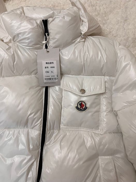 Куртки новые Moncler