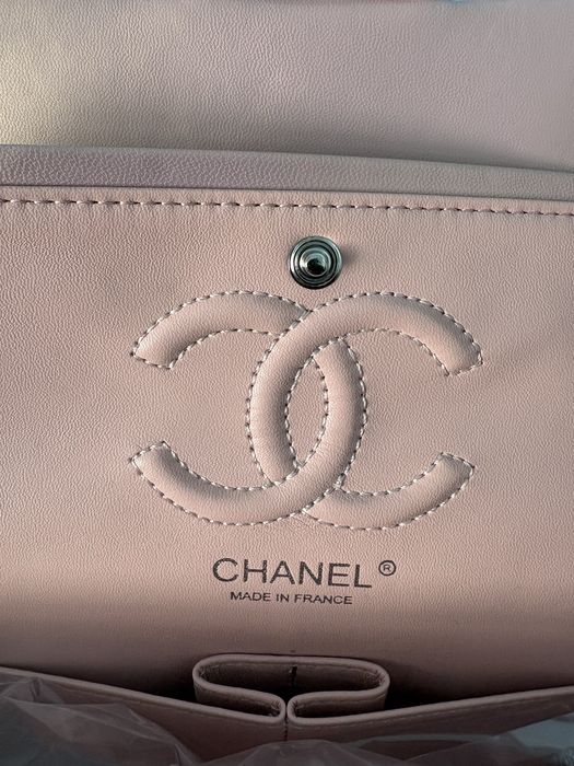 Дамска чанта – CHNL + подарък