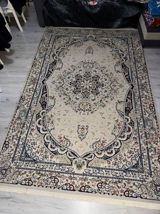 Продам ковер хороший низкая цена