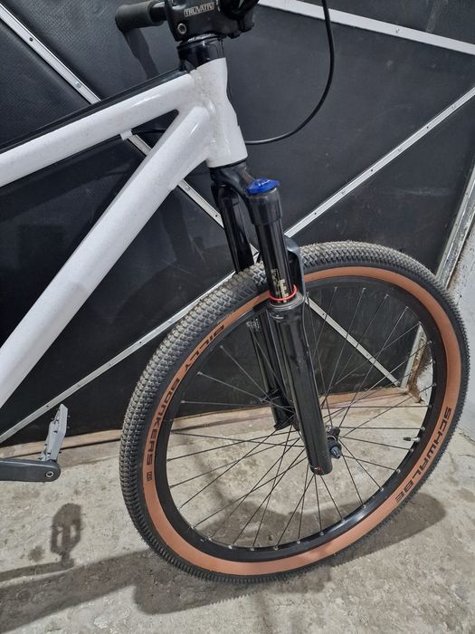 Vand bicicleta dirt jumper