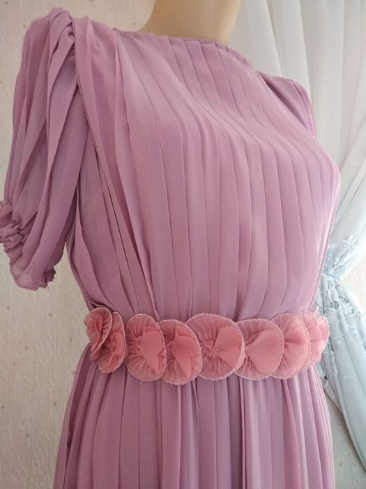 Платье ,нежно розовое, ремень снимается,размер 46-48