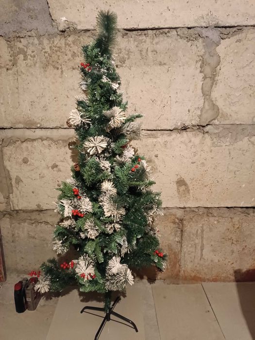 Продам елку 1.5 метра