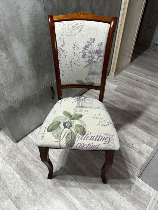 Продам стулья в гостиную