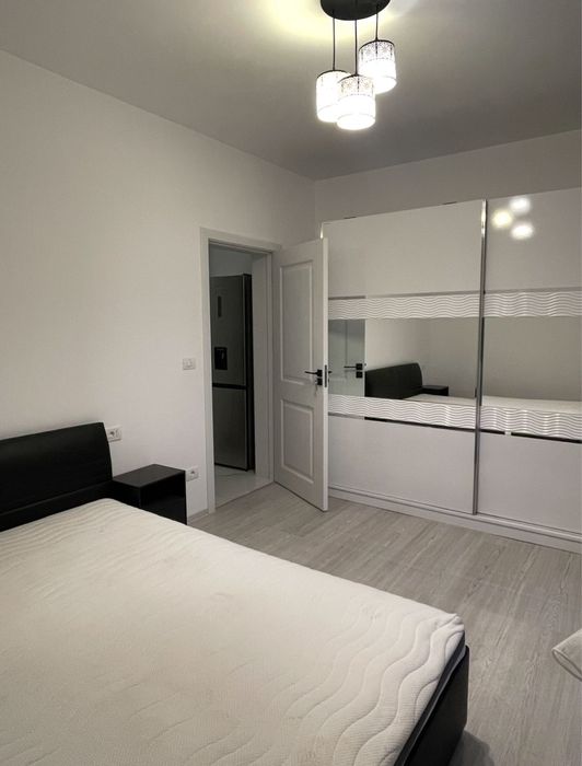 Inchiriez apartament 3 camere