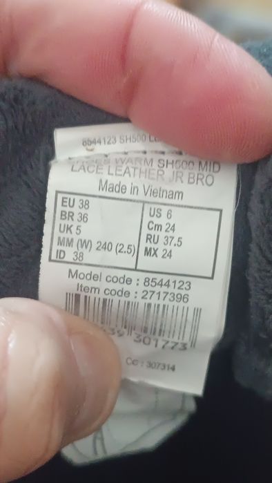 Bocanci imblaniti impermeabili piele nr 38 ca noi lungime talpic 24 cm