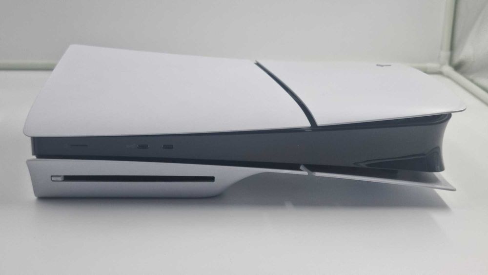 Consola Playstation 5 Slim Varianta cu Disc [Amanet Club Caro]