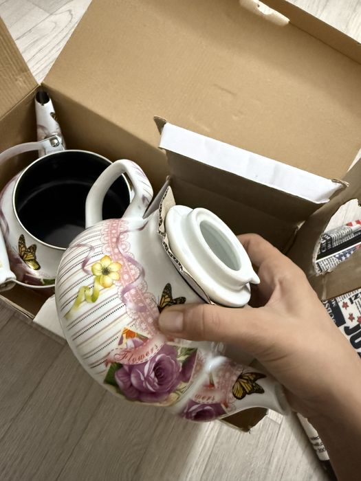 Продам новые чайники в коробке