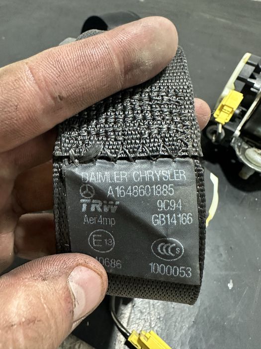 Centura stanga fata Centura dreapta fata Mercedes W164 A1648601785