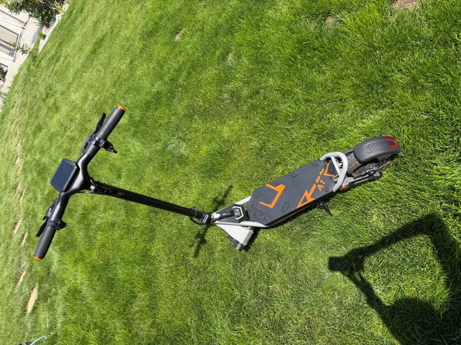 Trotinetă electrică KuKirin A1 – aproape nouă, doar 86 km, stare excelentă