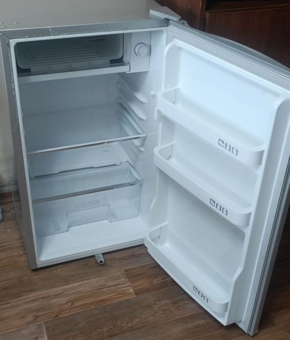 Продам мини холодильник Artel