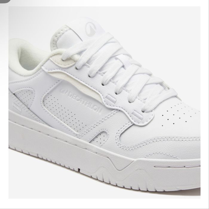 Продам кроссовки