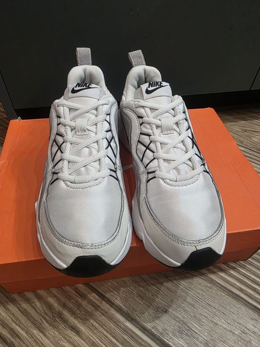 Дамски маратонки NIKE - Резервирани!