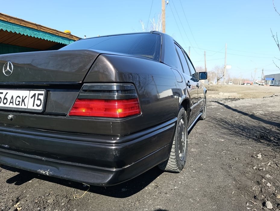 Продам мерс 124 .