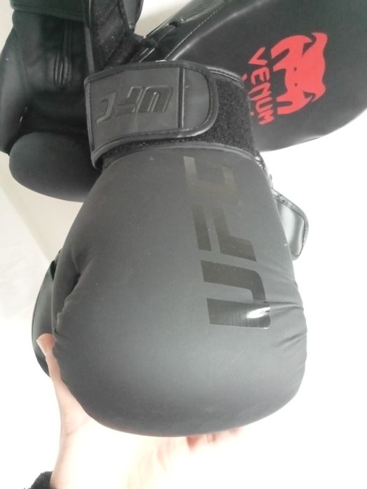 Боксёрские перчатки и лапы