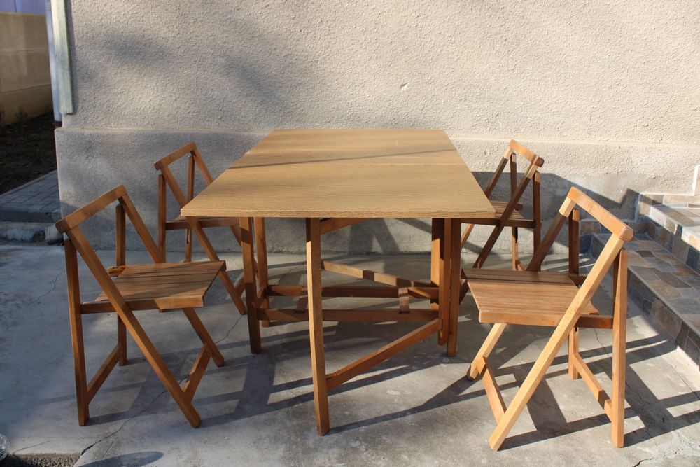 Vând masă plus 4 scaune