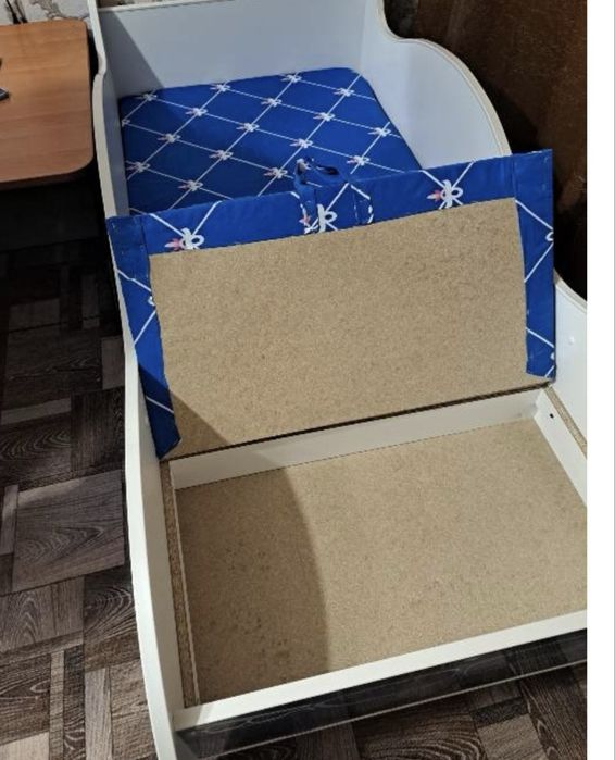 Детская кровать-машина