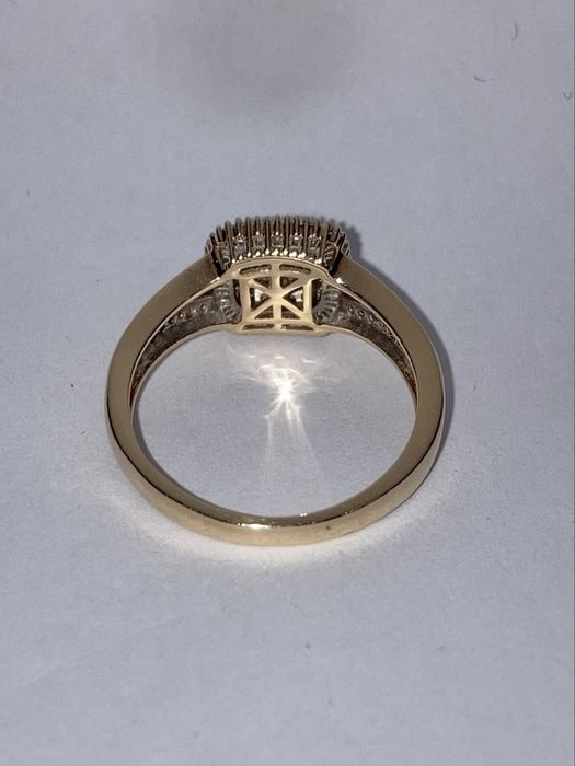 Inel aur .cu diamante 0.60ct