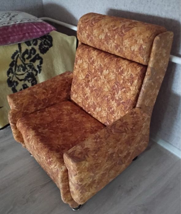 Продам б/у диван-книжка