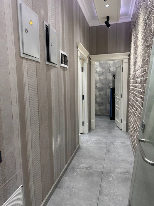 АРЕНДА евро офис - на первом этаже (4 комнаты)