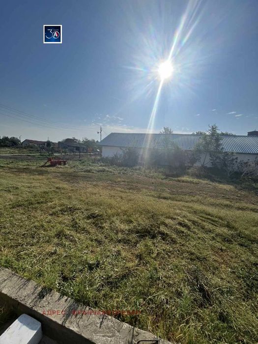 Пром. помещение в Плевен, област-с.Любеново площ 2568 цена 150000