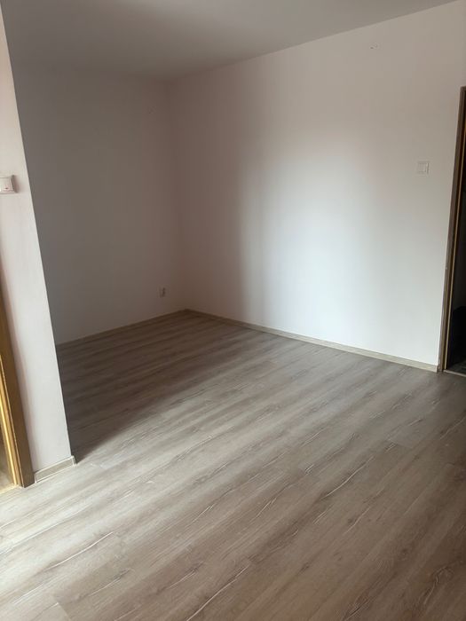 Închiriez garsonieră