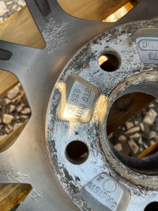 Оригинални джанти 18 Audi A4 A5 A6 8t0601025E 8.5j et29 ном 156 за боя