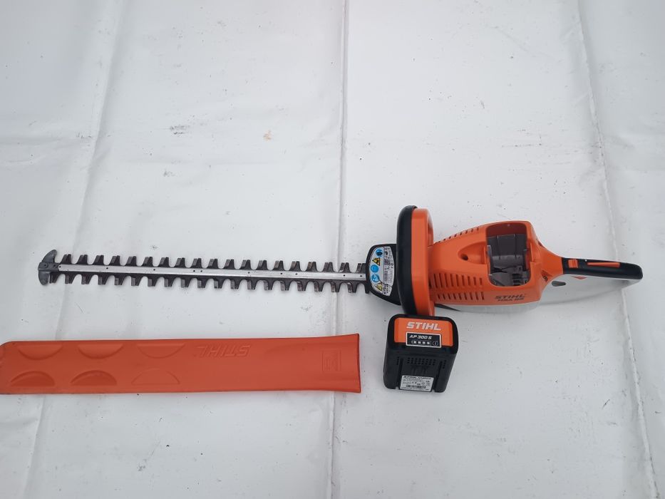 Foarfeca tuns gard viu Stihl hsa86 + baterie ap300  s