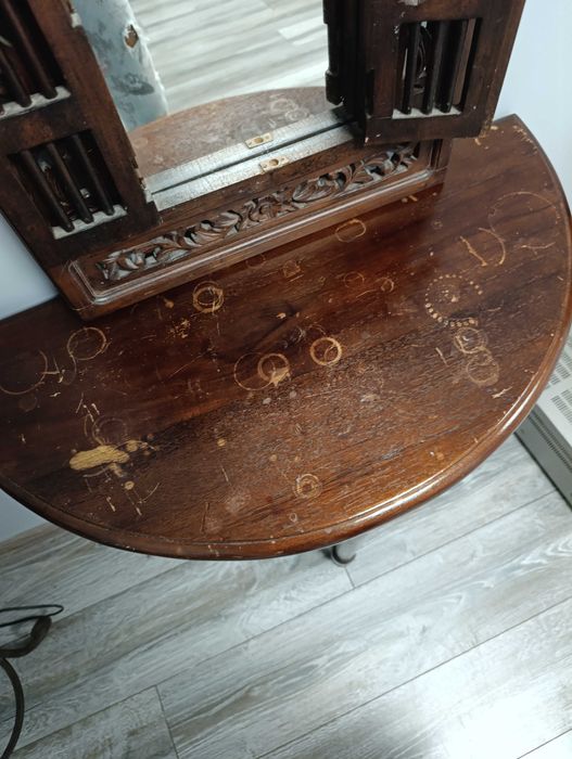 Рустикална тоалетка с огледало