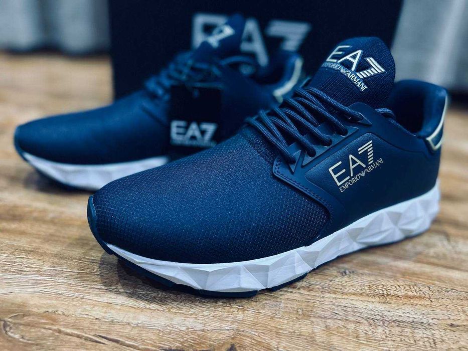 EA7 Armani мужские кроссовки РАЗМЕР 40.5