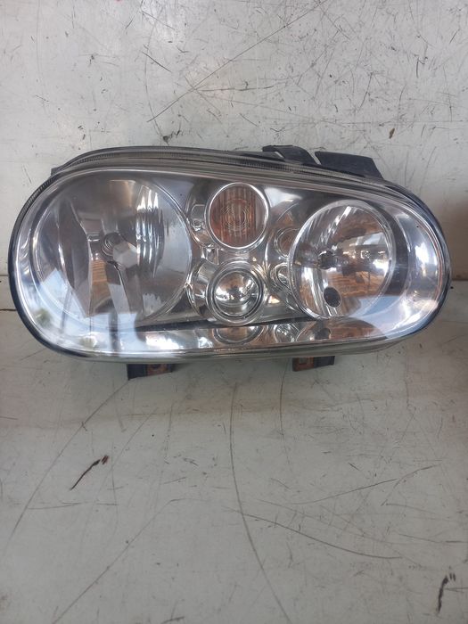 Фарове Vw Golf 4