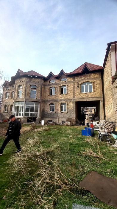 Сергели  Дом коробка  7.4 сотки  10 комнат 4 уровня