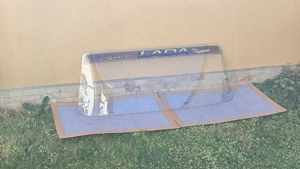 Предно и задно стъкло за Лада